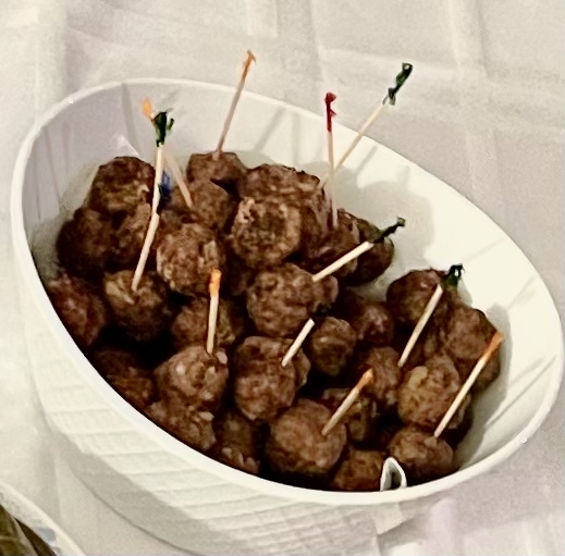 Turkish Meatballs with Yogurt Dip