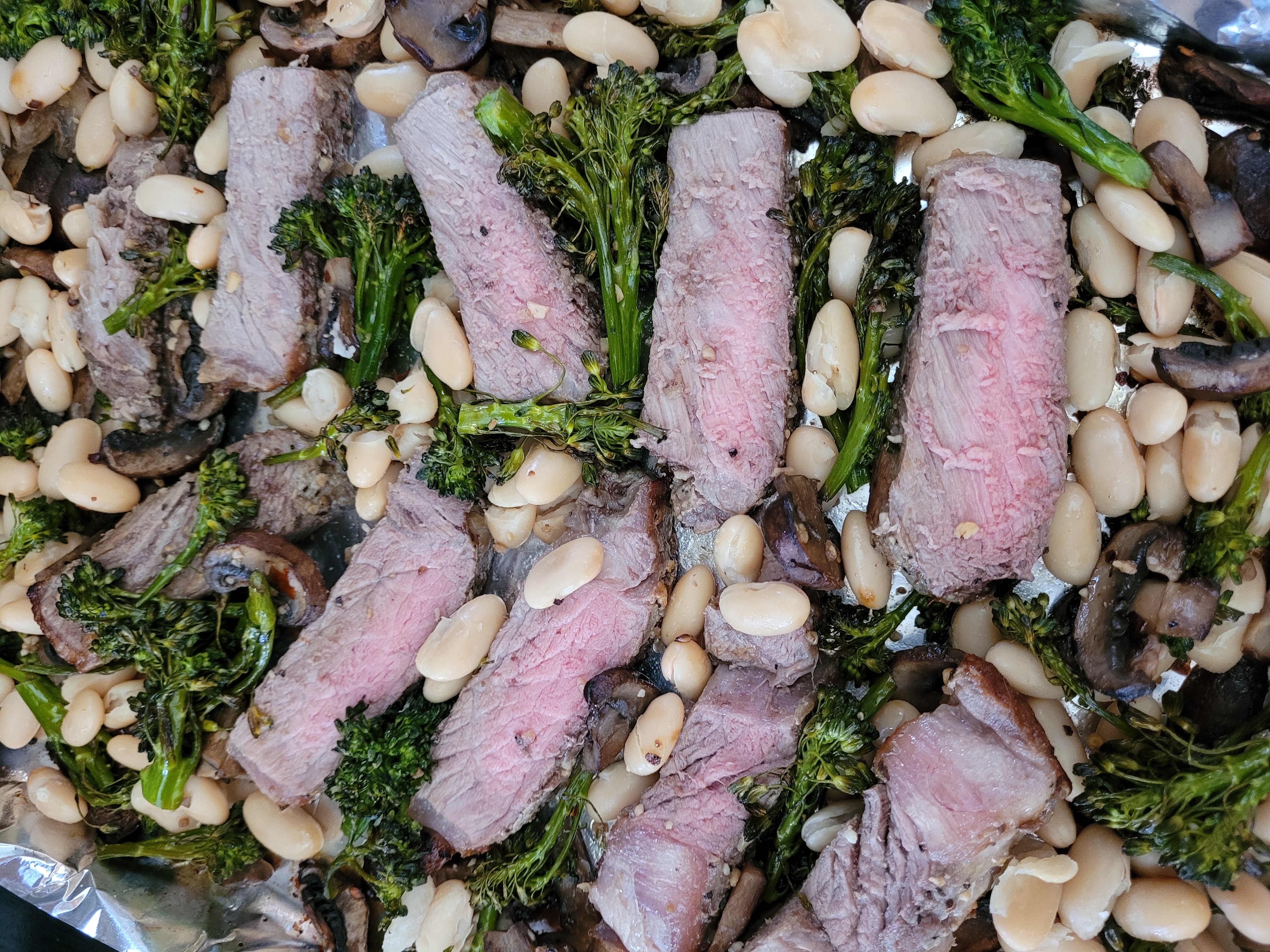 One Pan Strip Steak with Beans, Broccolini and Mushrooms