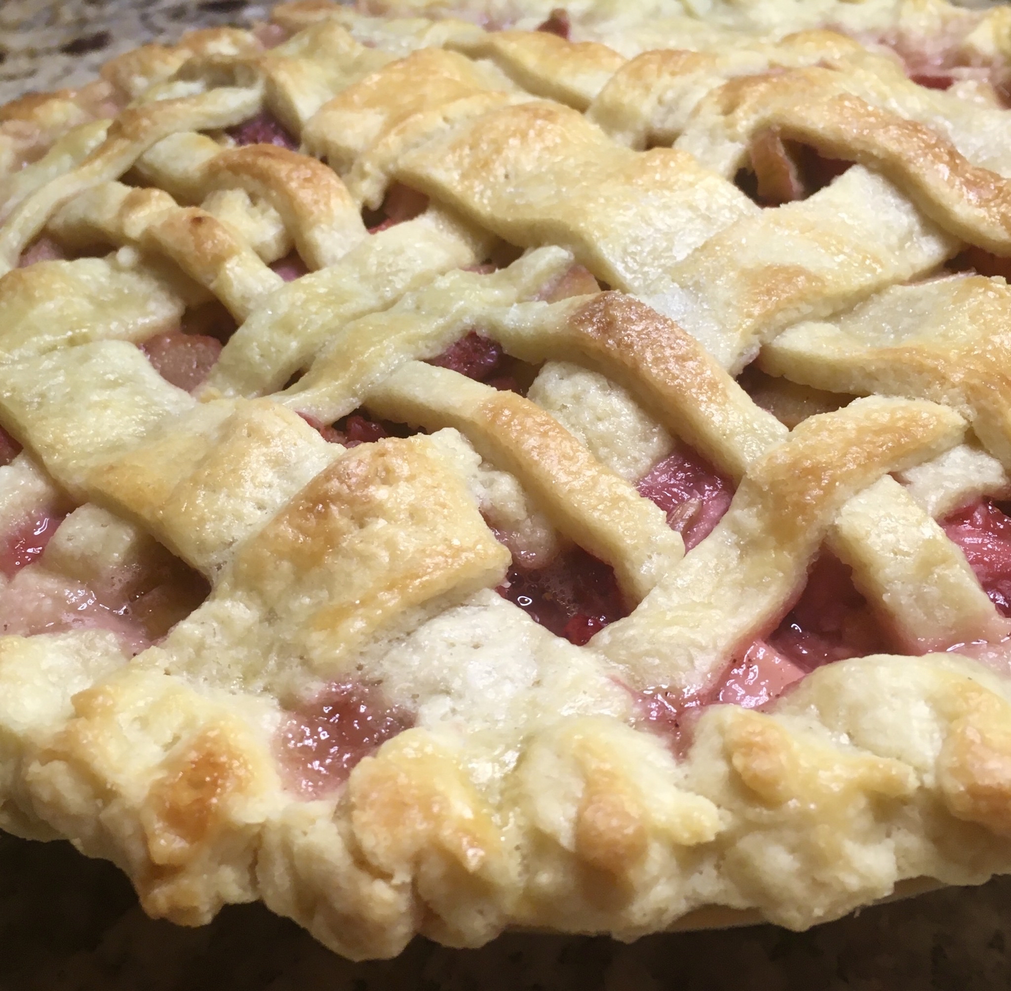 Rhubarb and Strawberry Pie