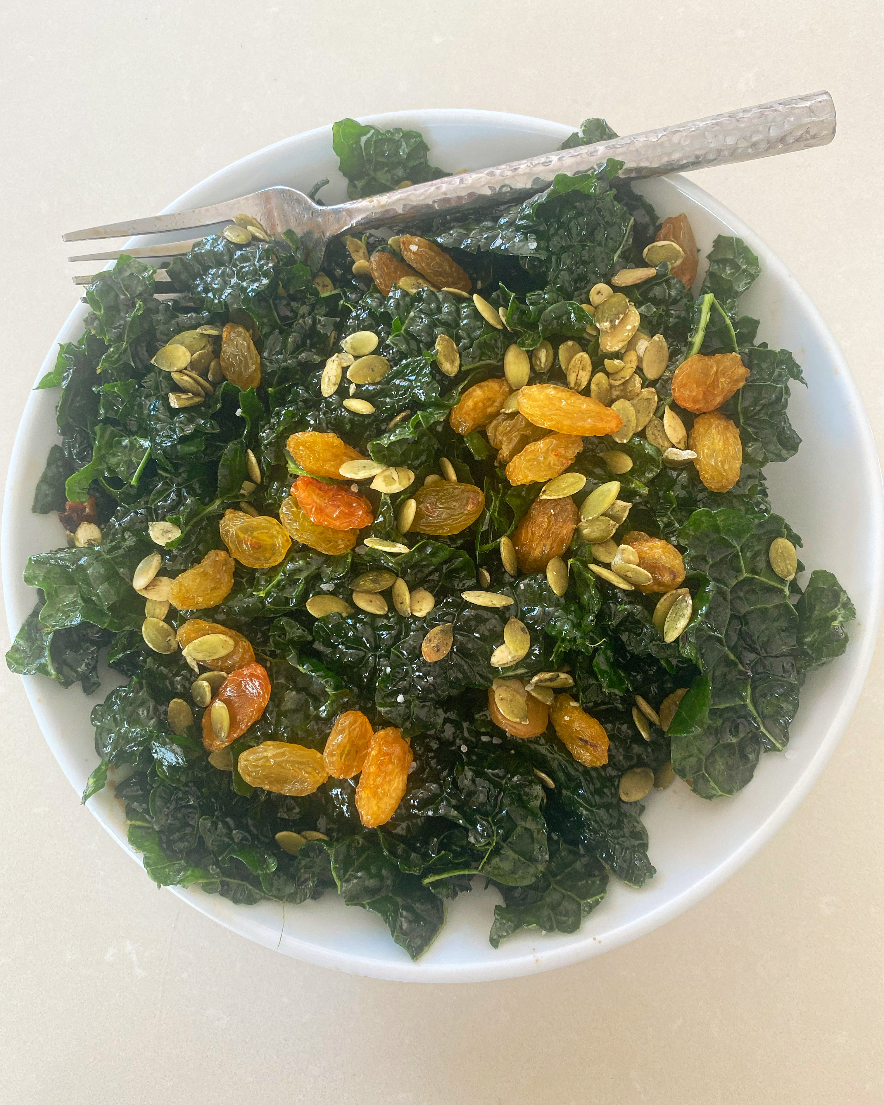 Sweet and crunchy massaged kale salad 