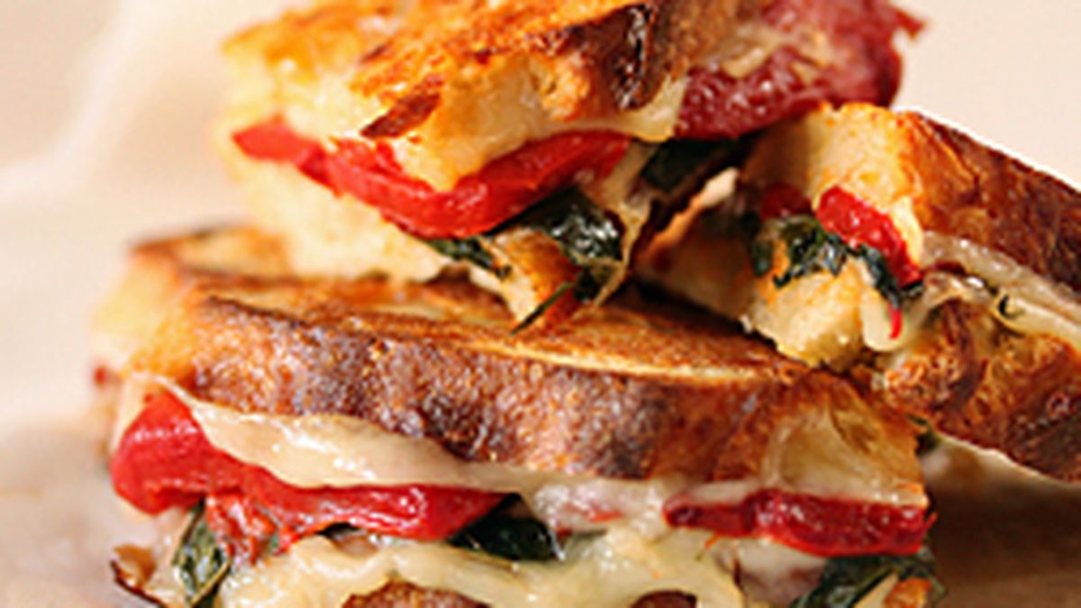 Roasted Red Pepper, Basil &amp; Provolone Sandwiches