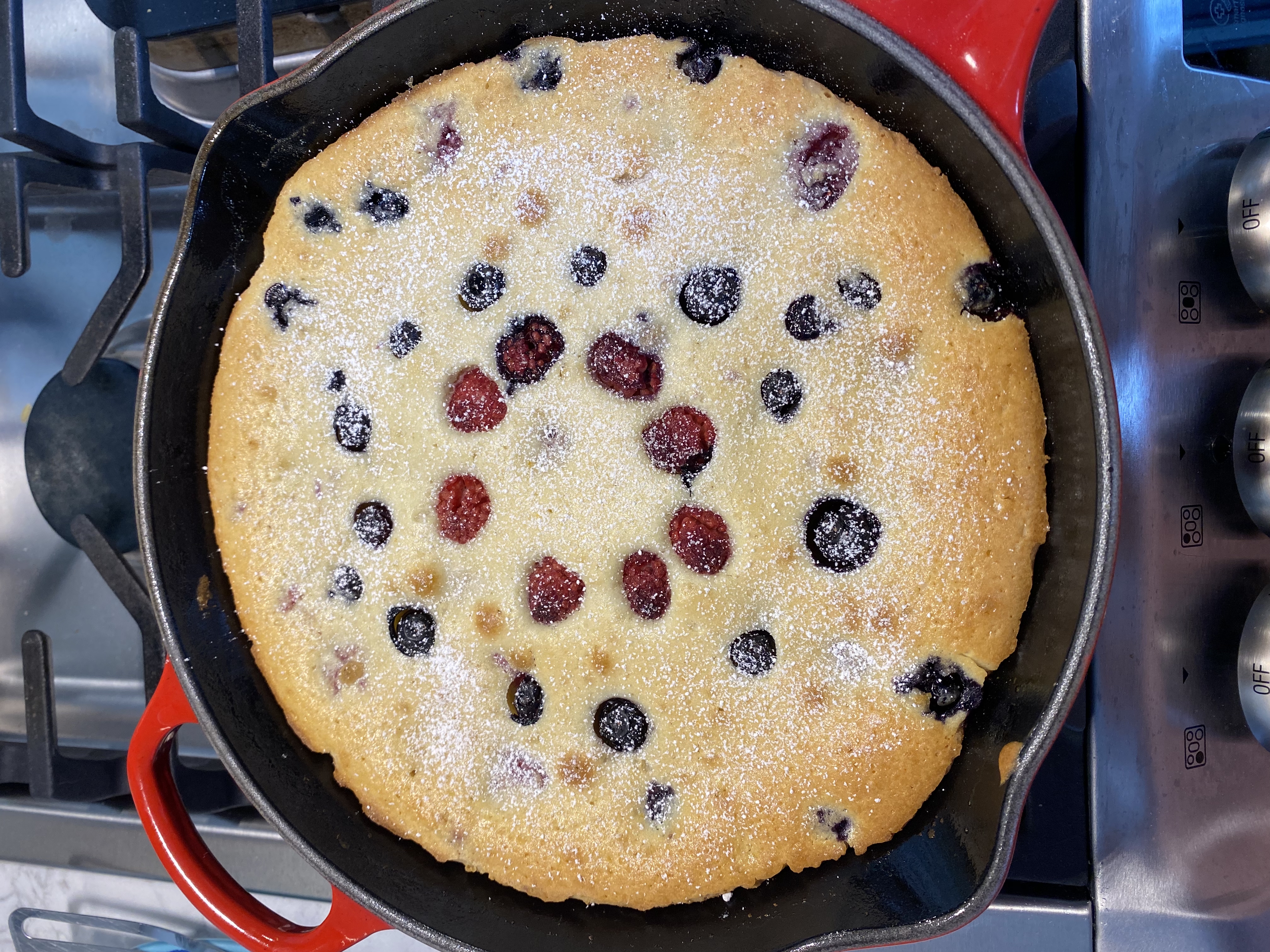 Mascarpone Berry Cake