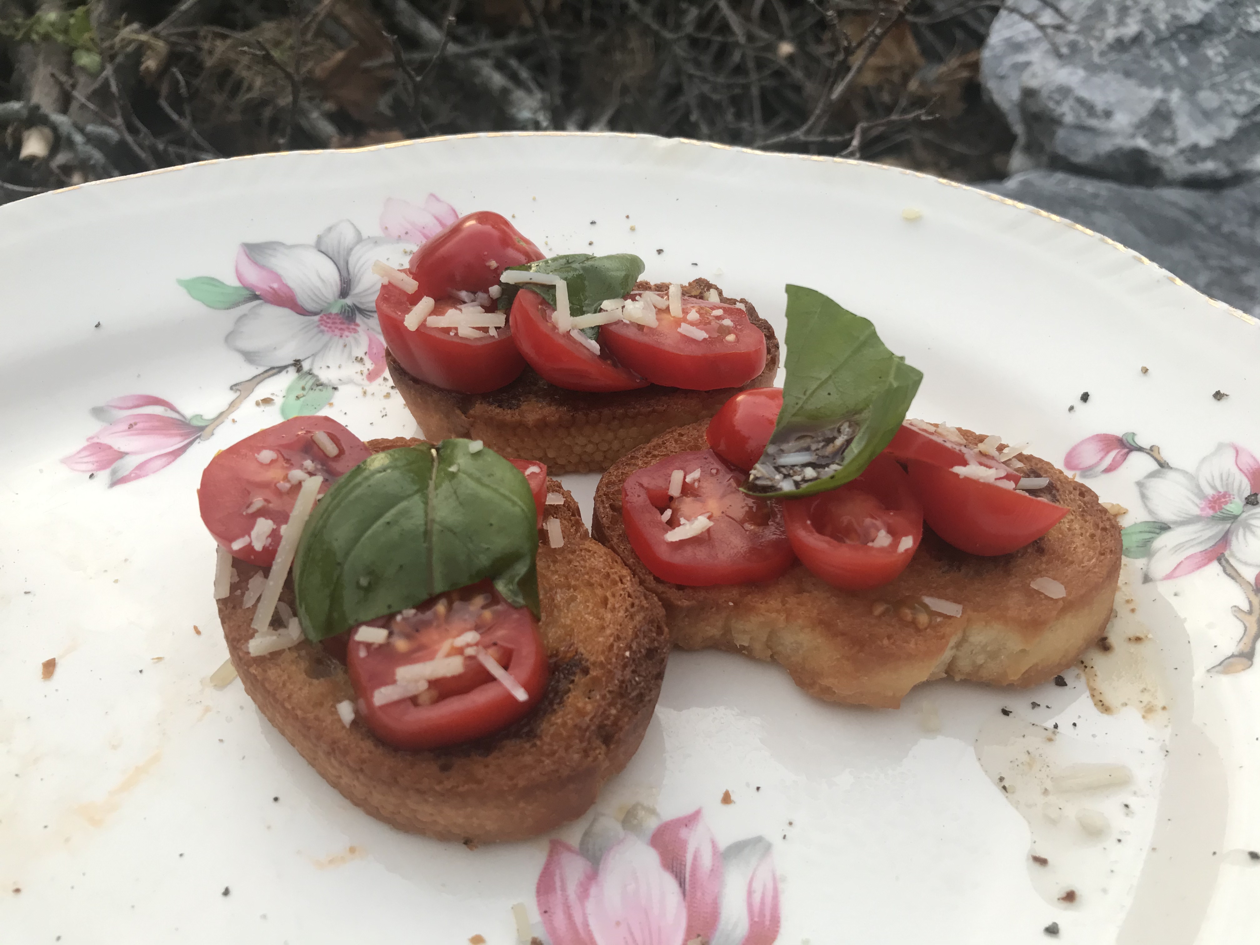 Caprese bruschetta 