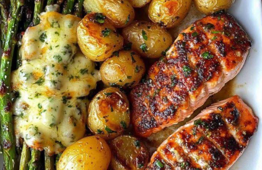 Baked Salmon with Potatoes and Asparagus