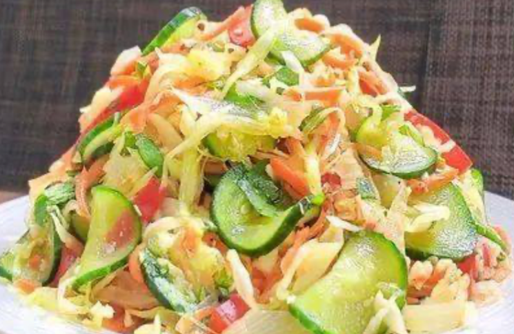 Fresh and crunchy Asian-style salad