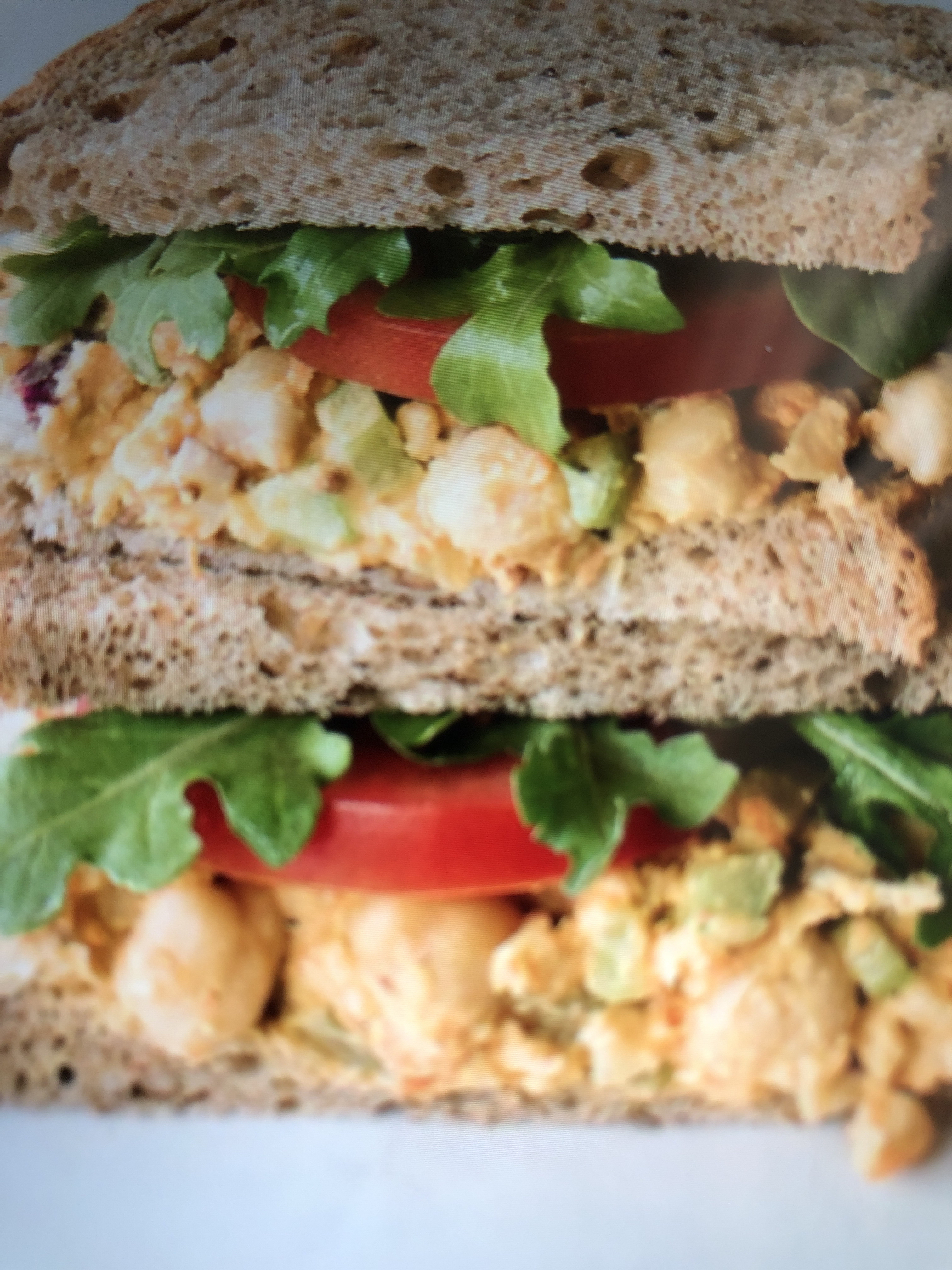 Smashed chickpea salad 