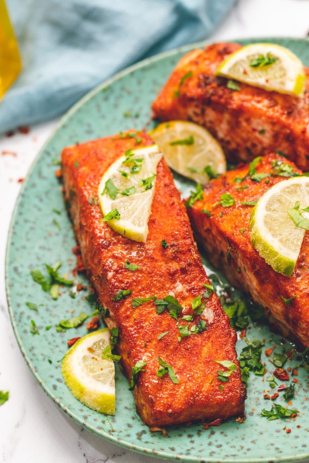 Baked salmon with seafood rub